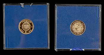 JUBILEUMSMYNT 1000 KRONOR, 2 st, guld, "Svensk myntning 995-1995" resp "Gustav III 1792-1992", totalvikt ca 11,6 gram.