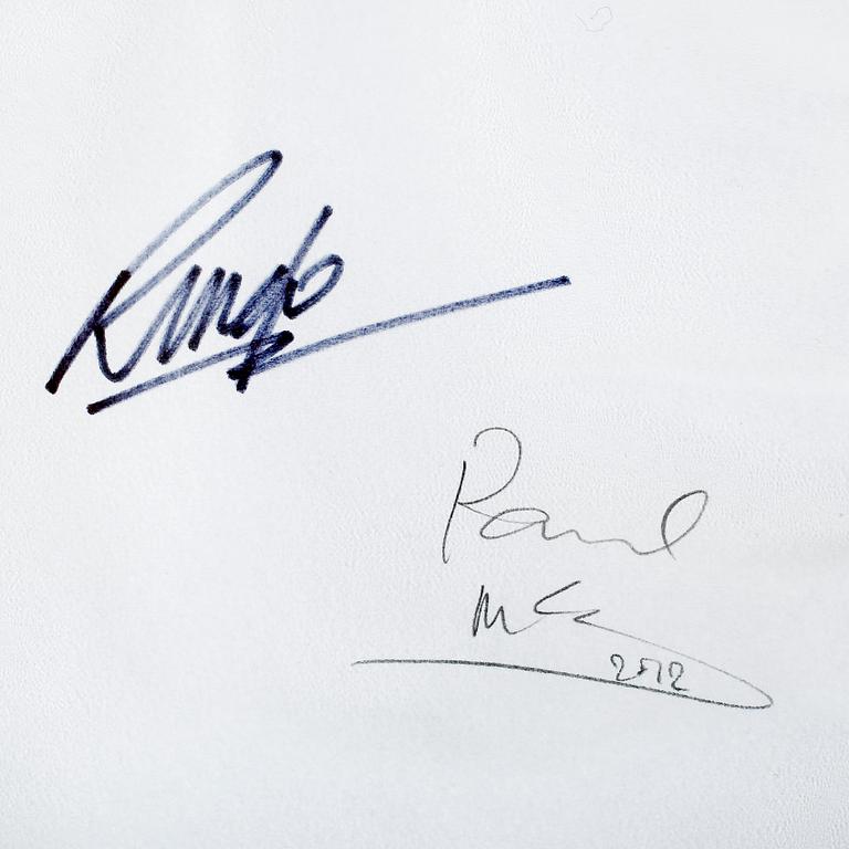 THE BEATLES, RINGO STARR SAMT PAUL MC CARTNEY, egenhändiga autografer. Daterad 2012.