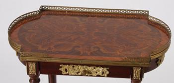 LAMPBORD, ett par. Louis XVI-stil.