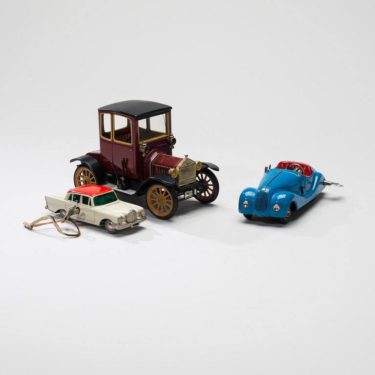 LEKSAKSBILAR, 3 st, Schuco, Tyskland. 1950-tal/1960-talets början.