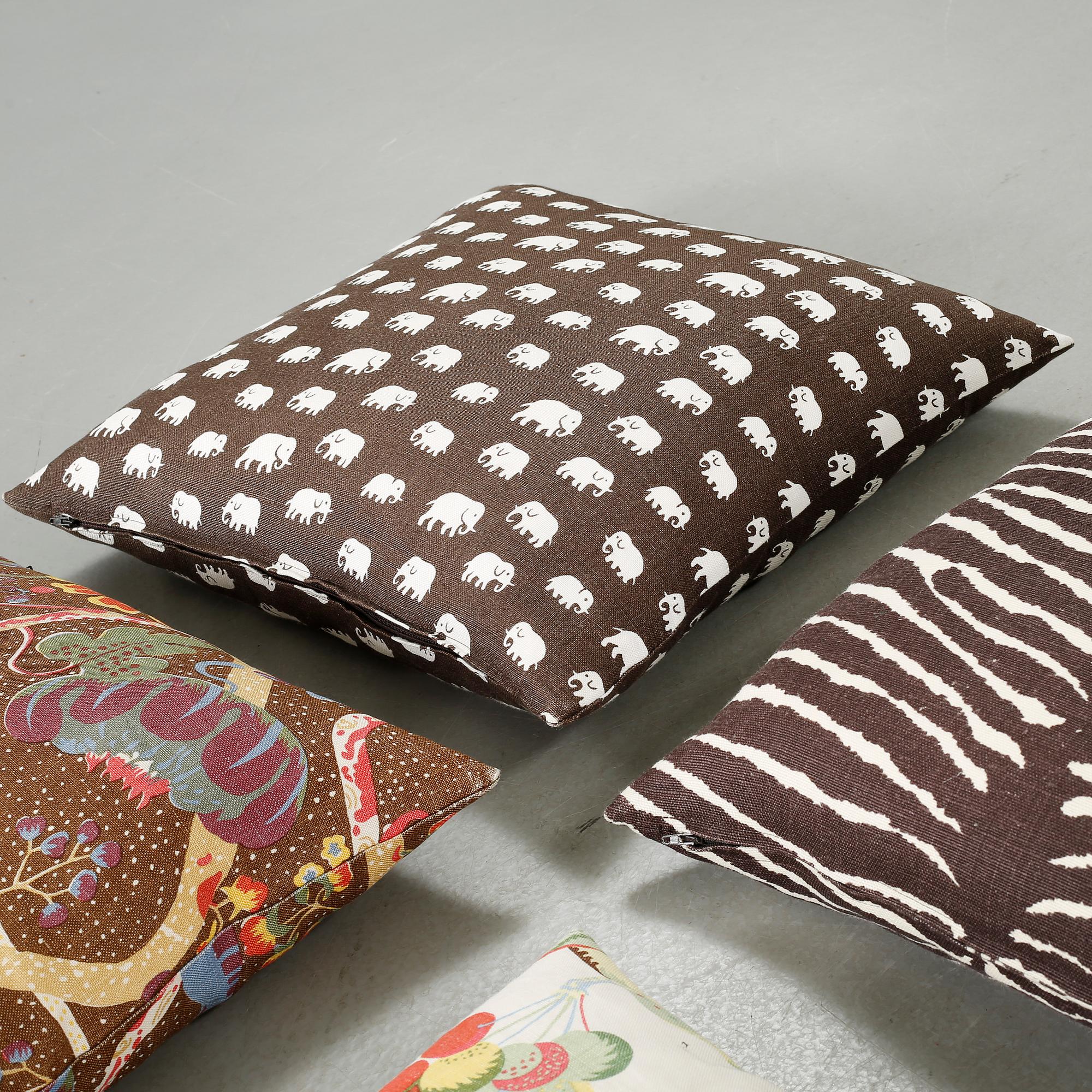 KUDDAR, 4 st, firma Svenskt Tenn, Stockholm, 2000-tal.