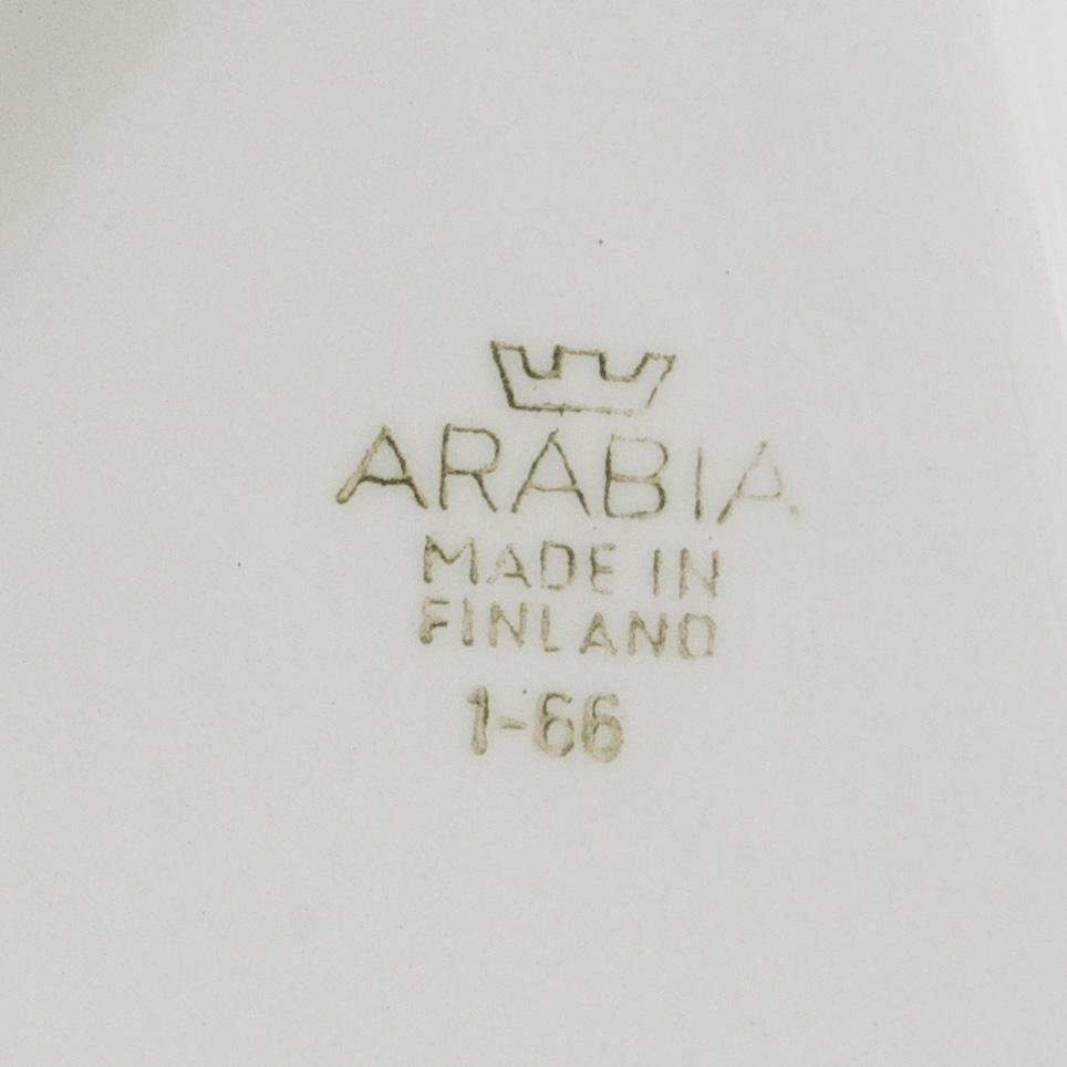 KAJ FRANCK, ETT PAR SERVERINGSKÄRL. Sign. KF-2, Arabia. Sent 1950-tal.