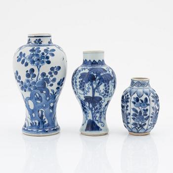 A group of three blue and white vases, Qing dynasty, Kangxi (1662-1722).