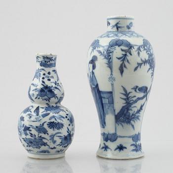 A group of four porcelain vases, Qing dynasty, 19th century/around 1900.