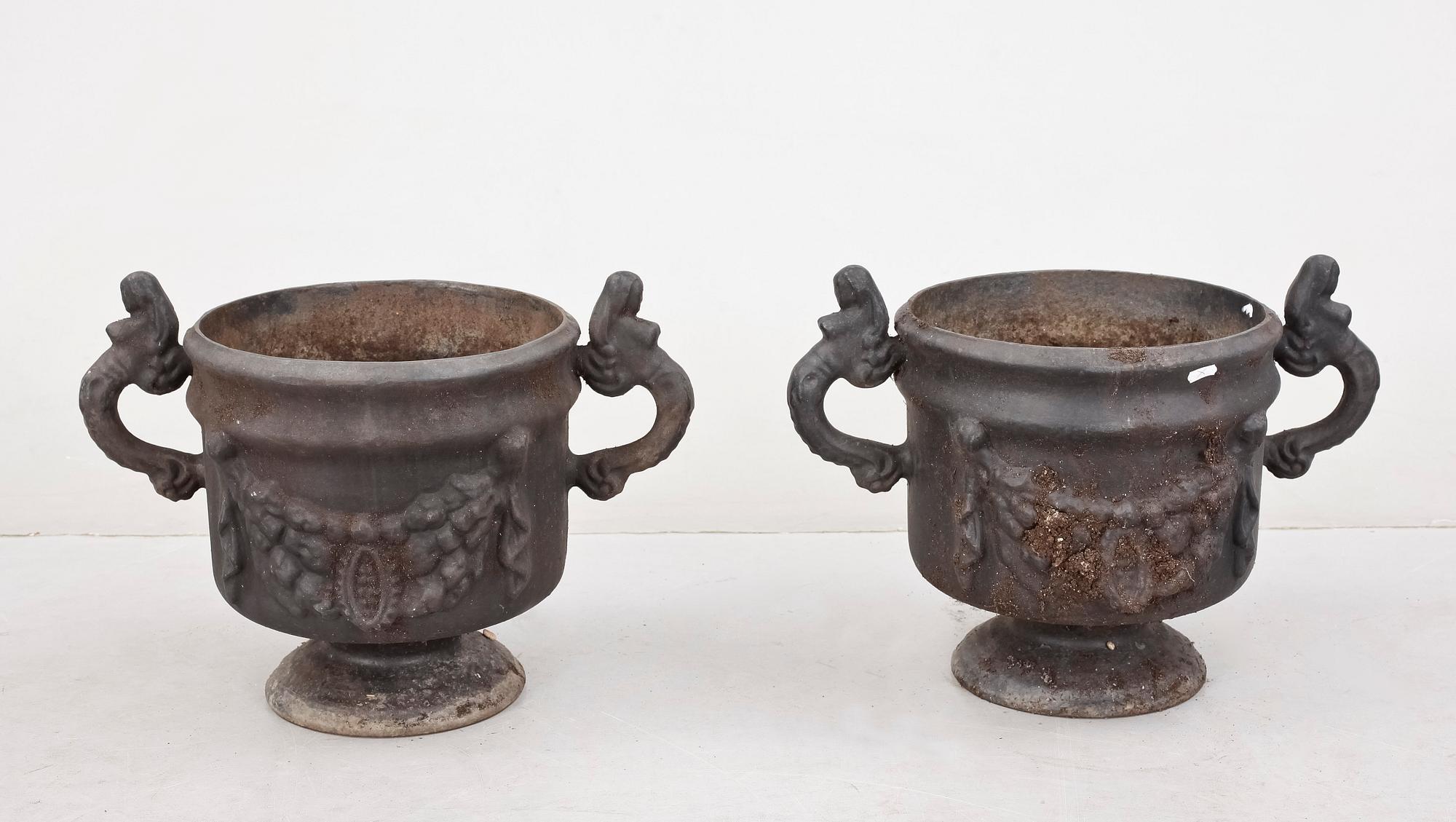 URNOR, ett par, gjutjärn, Stavsjö, 1900-tal.