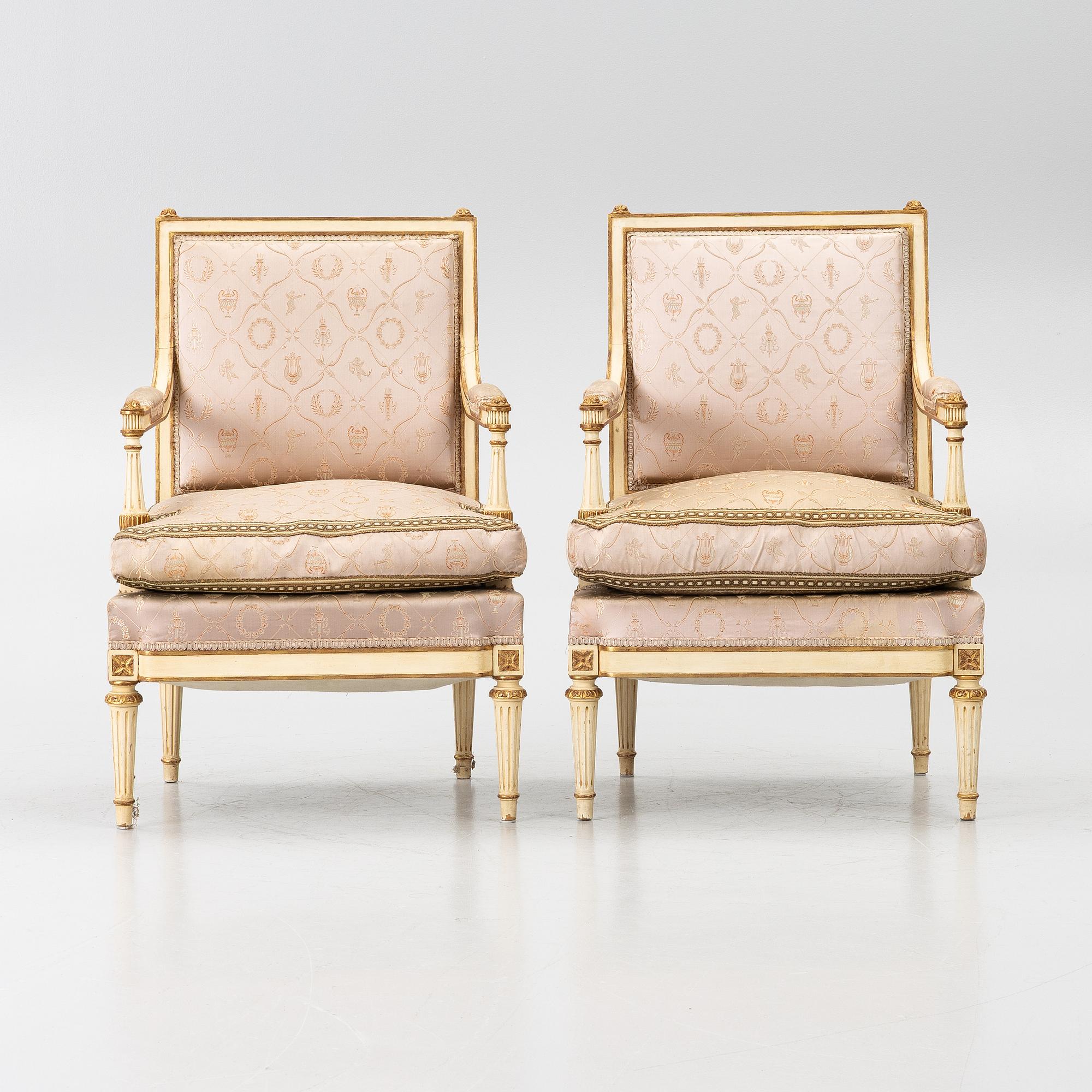 Karmstolar, ett par, Directoire-stil, omkring år 1900.