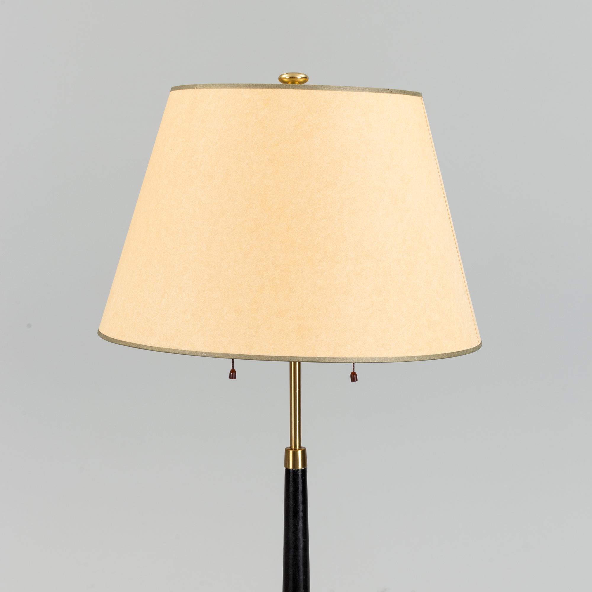A mid 20th century floor lamp.