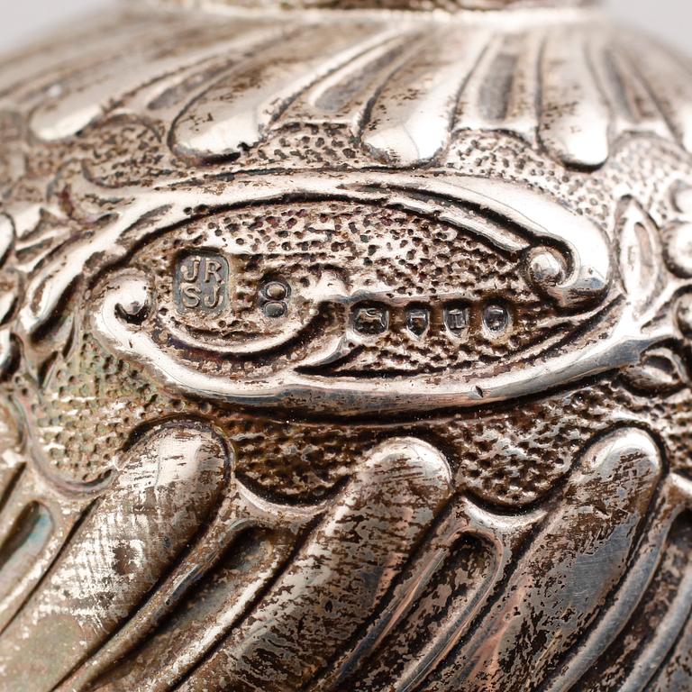 FLAKONGER, 1 par, glas och silver, viktorianska,  London 1886.