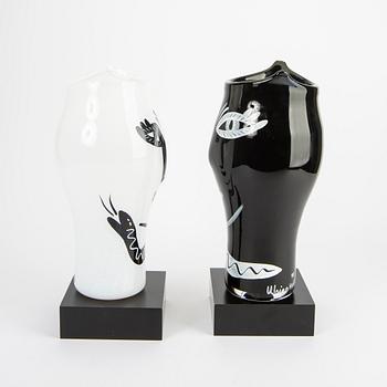 Ulrica Hydman-Vallien, vaser 2 st signerade och numrerade.