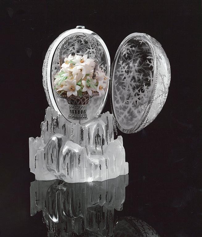 Brosch i form av en snöflinga, design av Alma Pihl, för Fabergé.