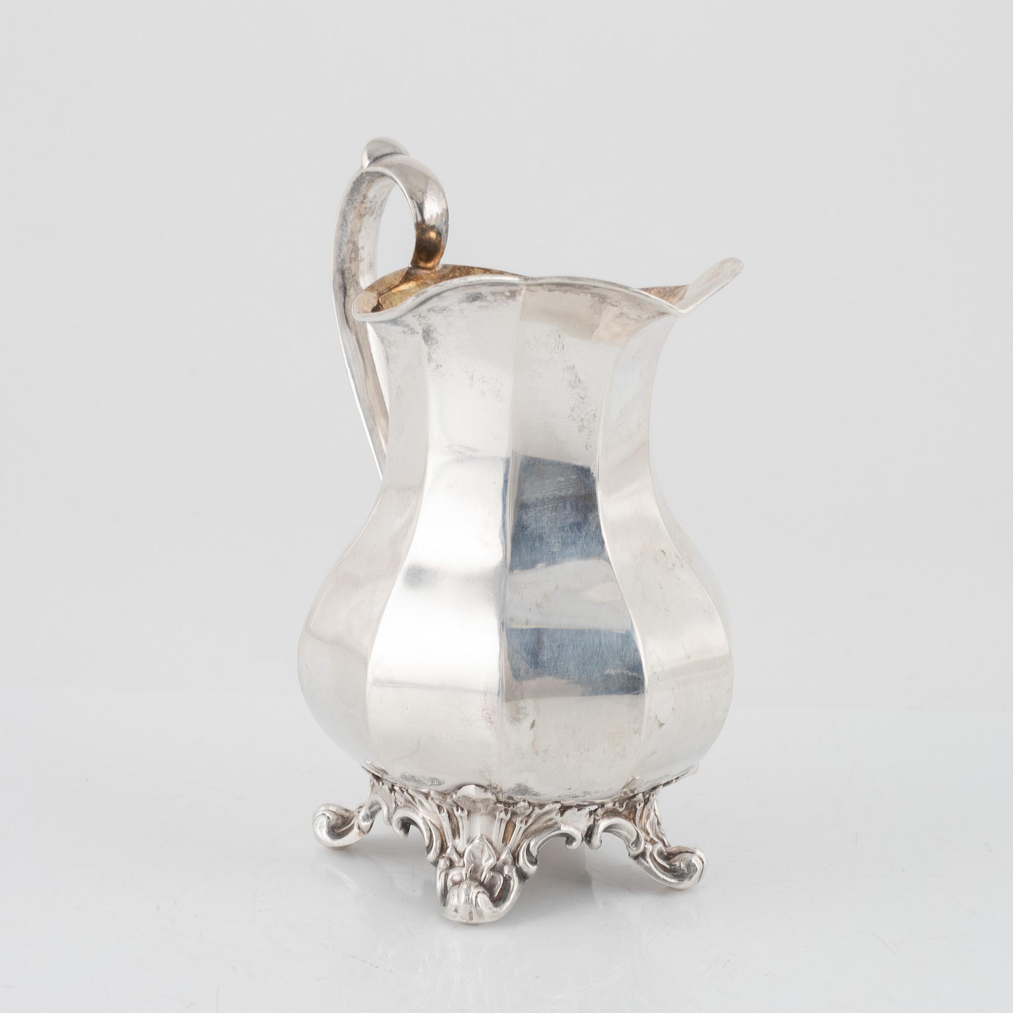 Gustaf Möllenborg, gräddkanna, silver, nyrokoko, Stockholm 1844.