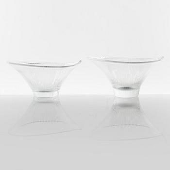 Tapio Wirkkala, vaser, ett par, "Kantarelli", Iittala, Finland.