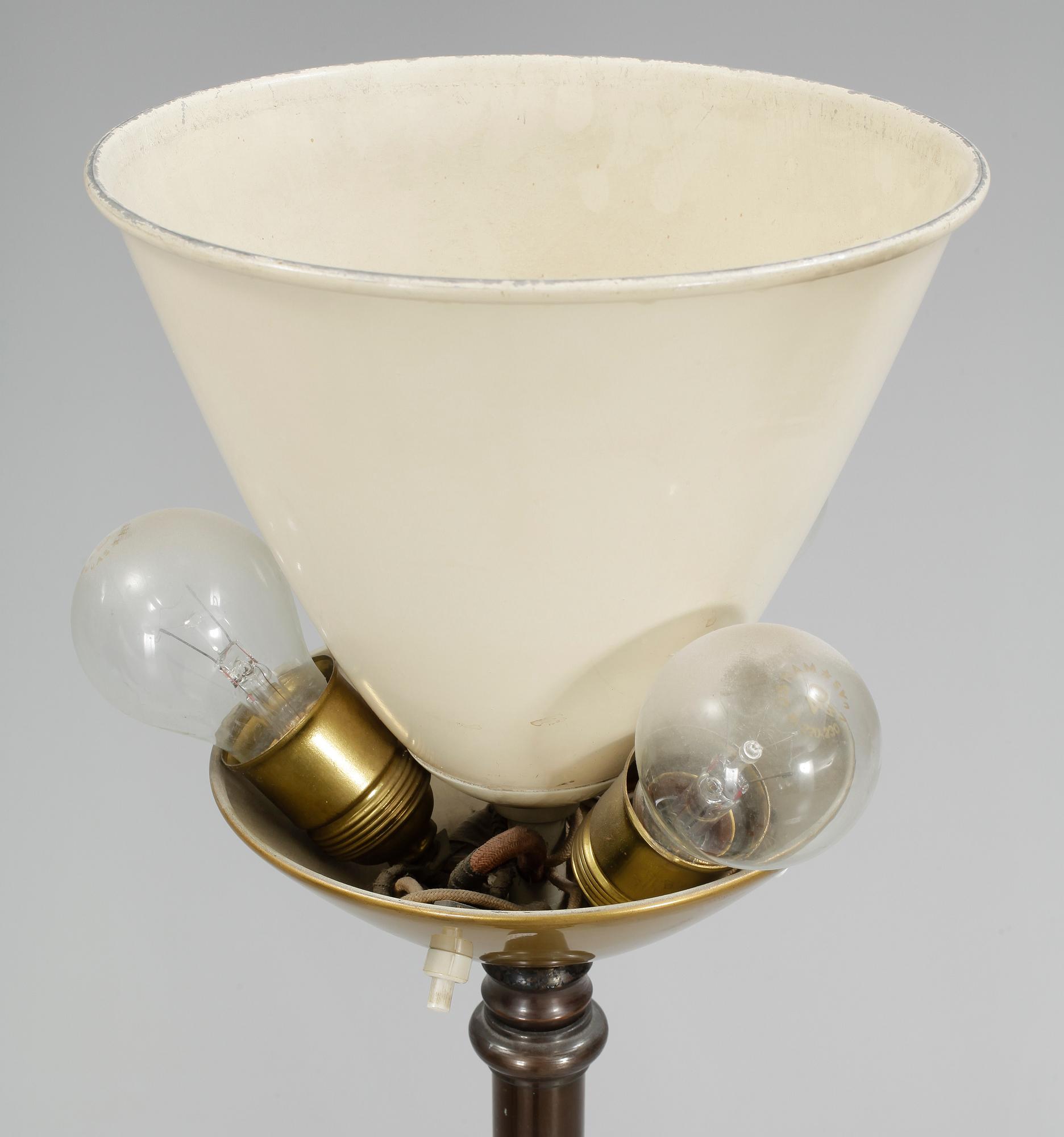 GOLVLAMPA, mässing, 1900-tal.