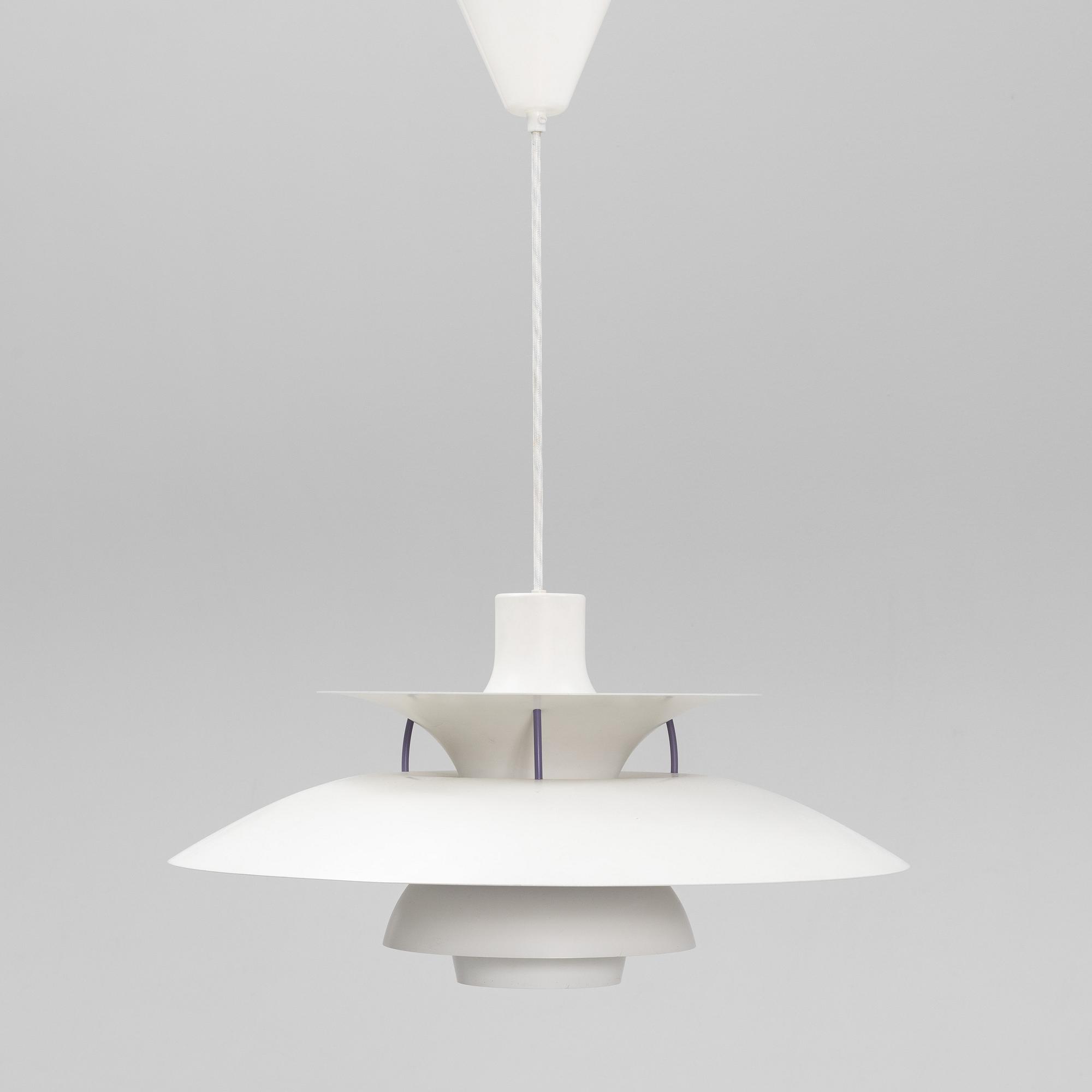 Poul Henningsen, taklampa "PH 5" Louis Poulsen, Danmark.