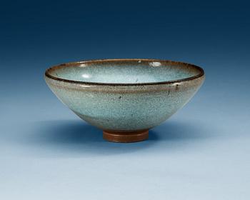 1642. SKÅL, keramik. Song/Yuan dynastin.