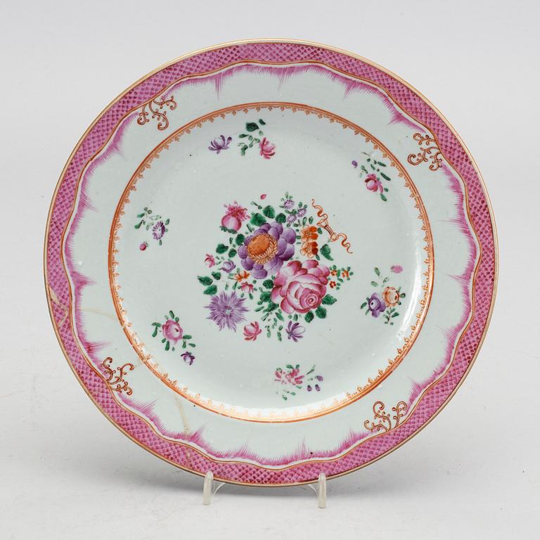 TALLRIKAR, 1+1+2 st, Kina Qianlong (1736-95) porslin.