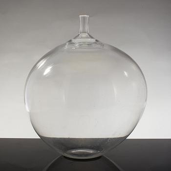 INGEBORG LUNDIN, vas, glas, "Äpplet", Orrefors, signerad, numrerad.