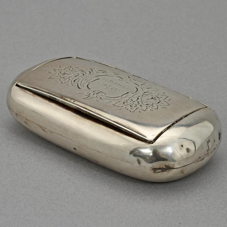 DOSA, silver, 1900-talets första kvartal. Vikt 88 g.
