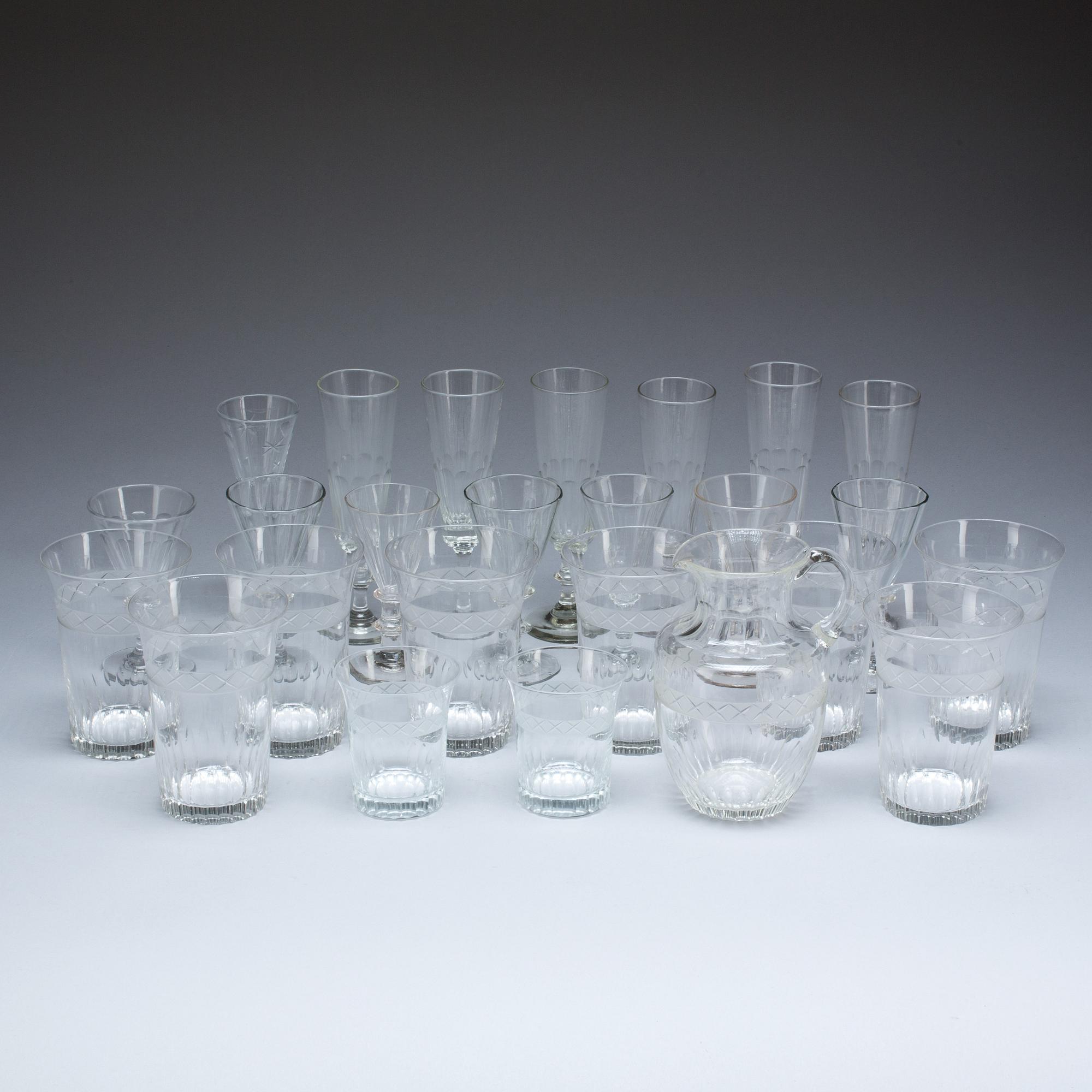 PARTI GLAS, 25 delar. 1800/1900-tal.