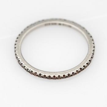 Ring, platinum with brown diamonds.