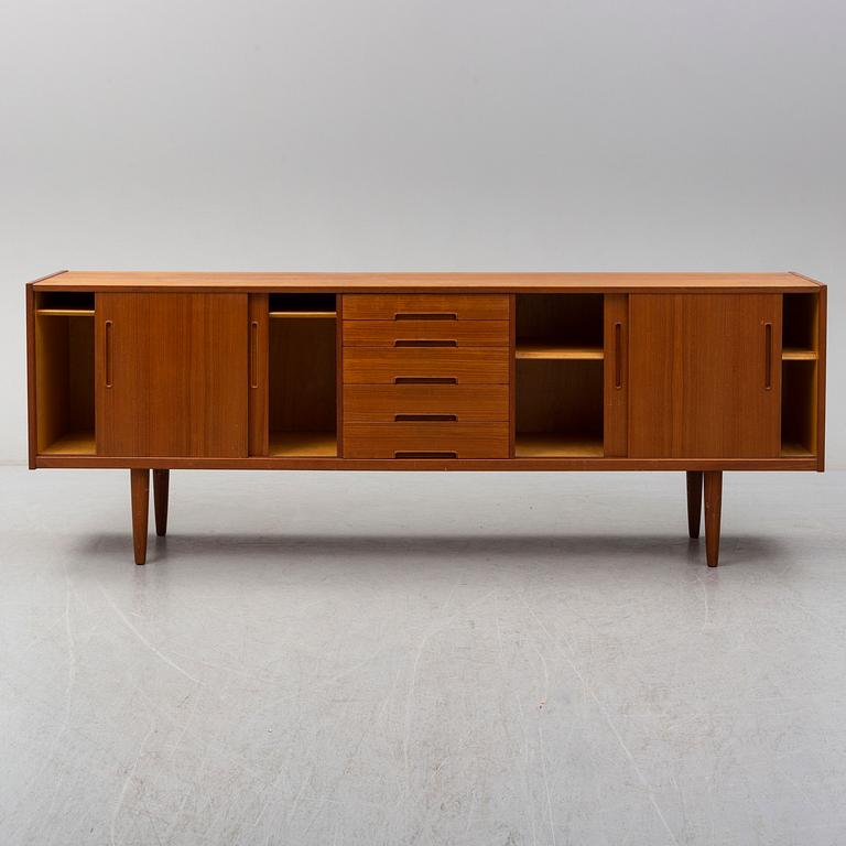 NILS JONSSON, sideboard "Gigant", Troeds.
