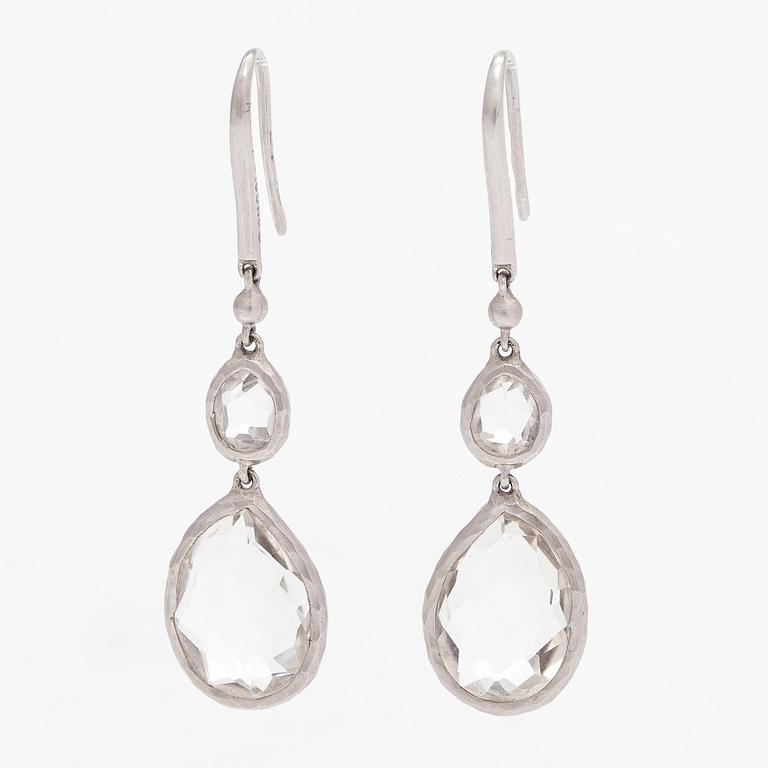 Gucci, örhängen, 18K vitguld och bergskristall.