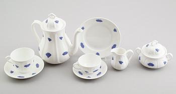 SERVISPORSLIN, 31 delar, porslin, "Blå blom", Gustavsberg.