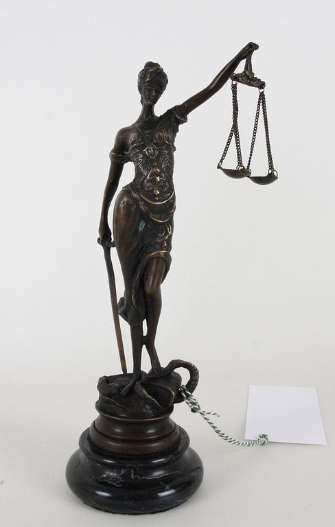 SKULPTUR, "Justitia".