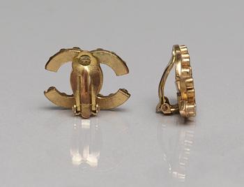 A pair of Chanel earclips, prob autumn 2002.