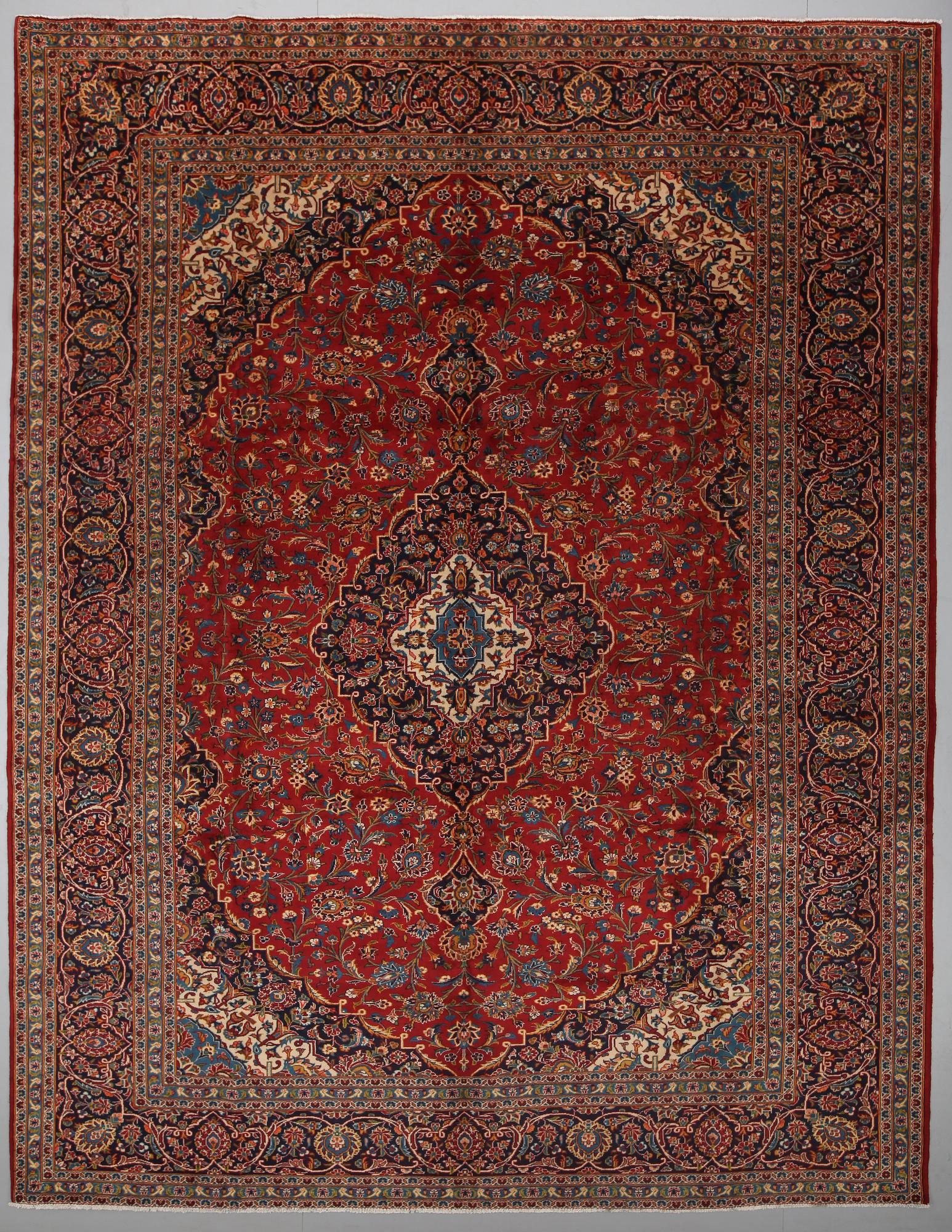 MATTA, Keshan, old, ca 392 x 304 cm.