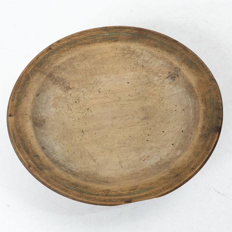 Wooden plates and wooden dishes, 7 pcs, folk art, 19th century.