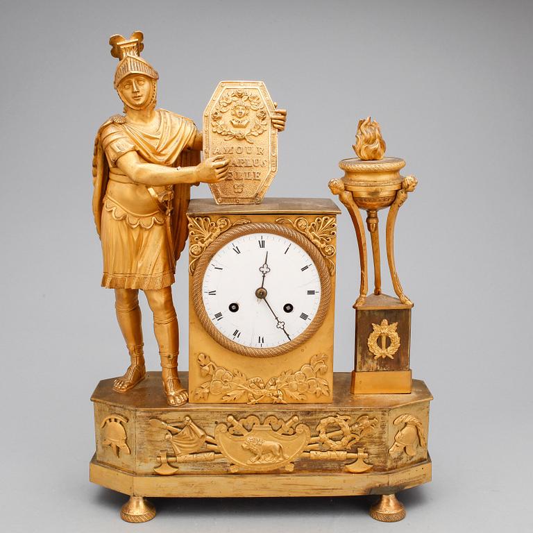 BORDSPENDYL, empire, 1800-talets första hälft.