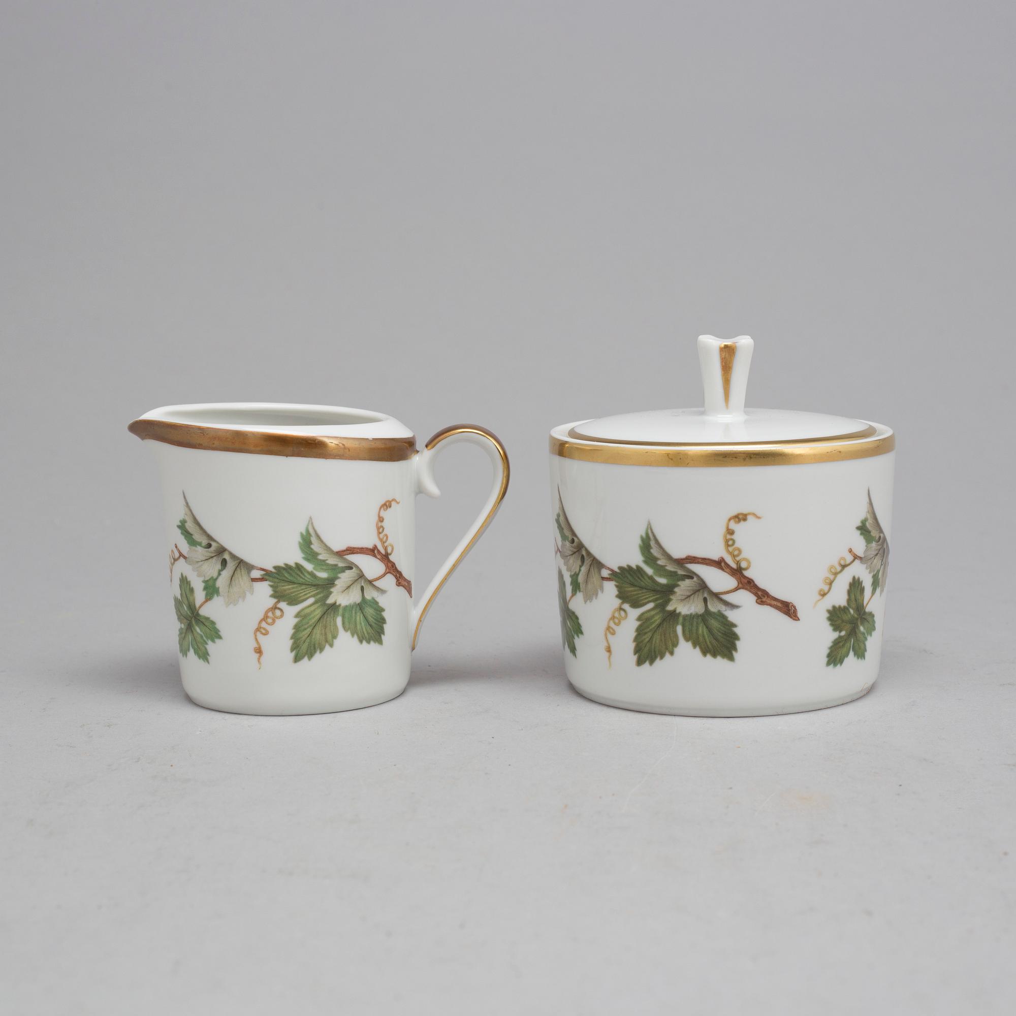 TE- OCH KAFFESERVIS, 43 delar, porslin, Hackefors, 1900-talets andra hälft.