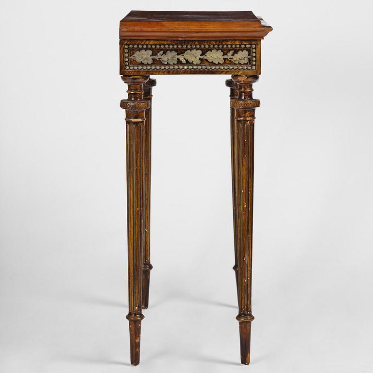 Konsolbord, tillskrivet Pehr Ljung (bildhuggare i Stockholm, kunglig hovbildhuggare 1788-1819), Sengustavianskt.