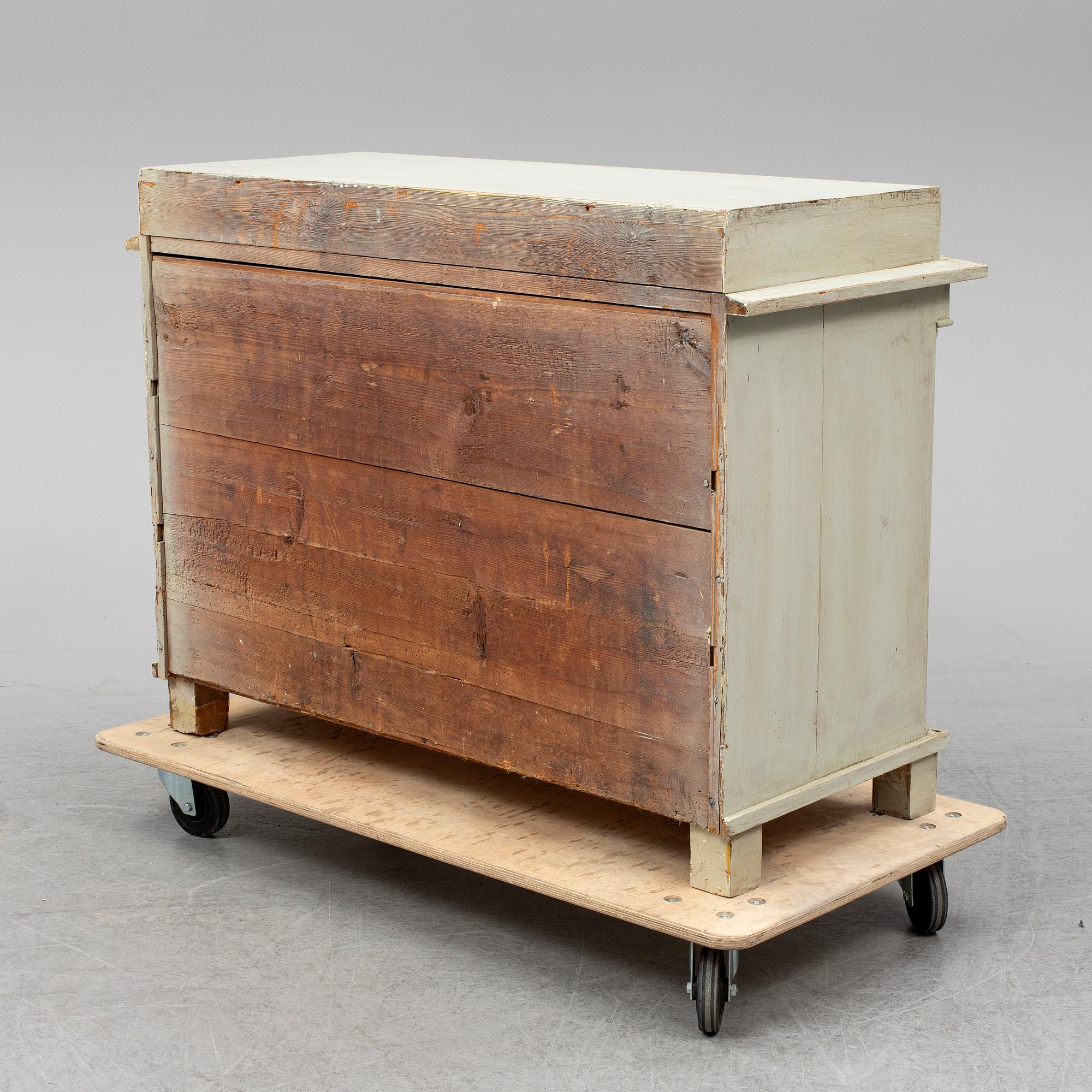 A mid 19th Century chest of drawers, Karl Johan.