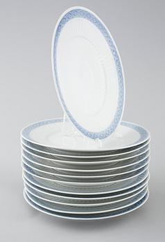 73 porcelian serving pieces, "Blå Vifte", Royal Copenhagen, from the second half of the 20th century.