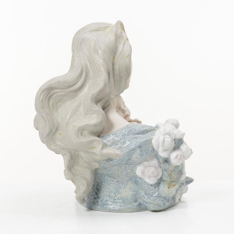 Lladró, figurine, "Contentment", Spain.