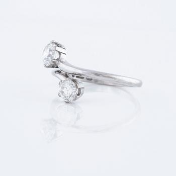 A ca 0.77 cts brilliant cut diamond ring.