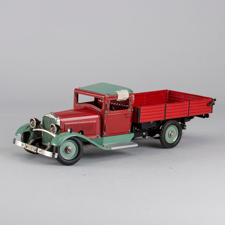 A MÄRKLIN LKW 1101 TRUCK FROM GERMANY 1930'S.