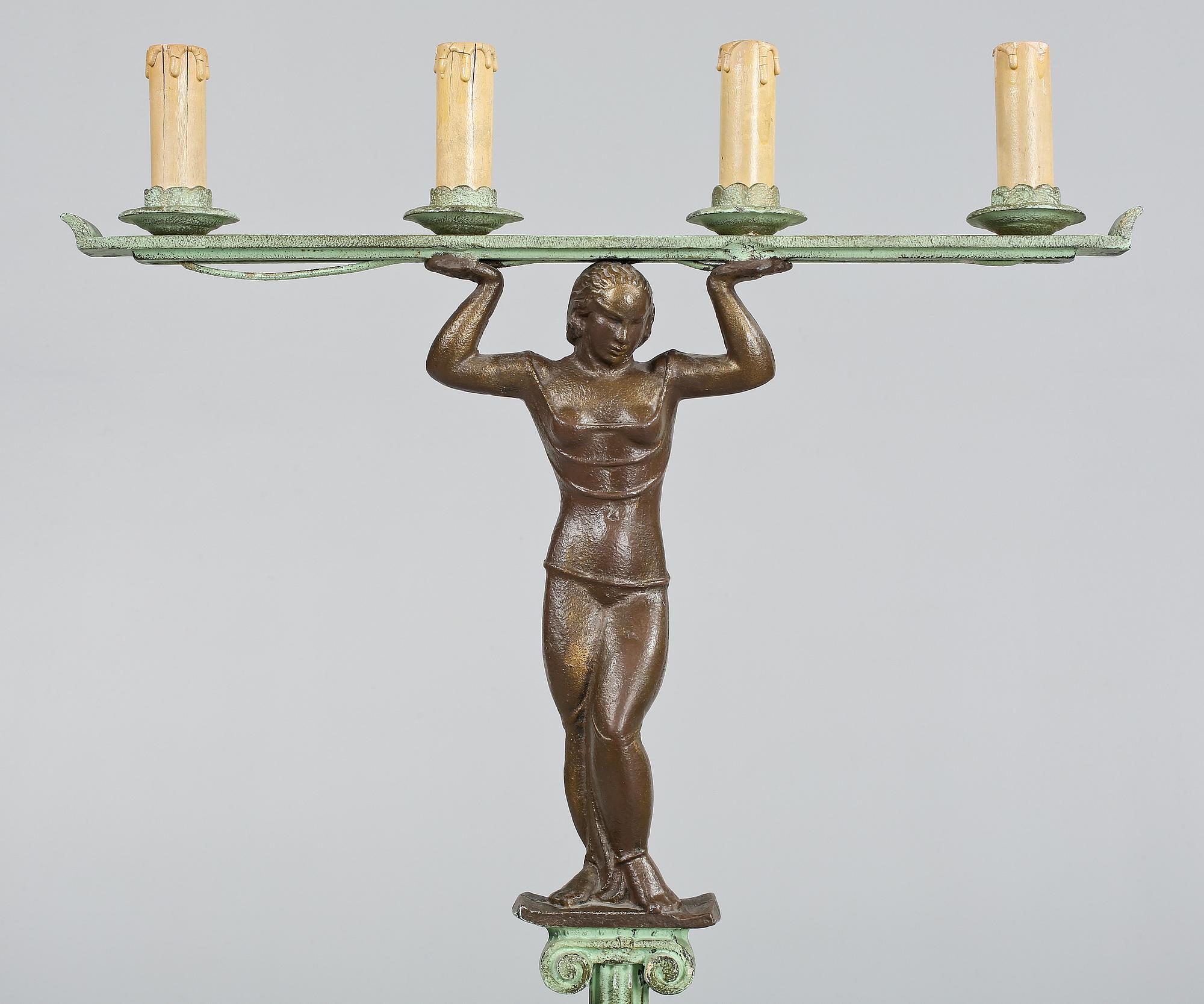 GOLVLAMPA, 1900-talets första hälft.