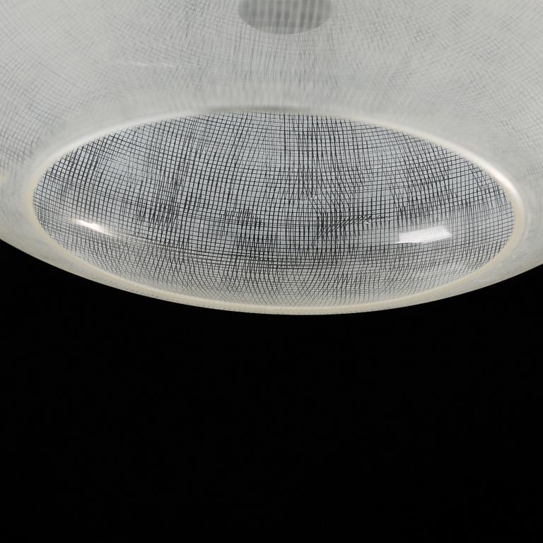 TAKLAMPOR, 2 st, Putzler Glas, omkring 1900-talets mitt. Höjd 57 respektive 85 cm.