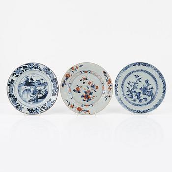 A group of three Chinese porcelain dishes, Qing Dynasty, Qianlong (1736-95).