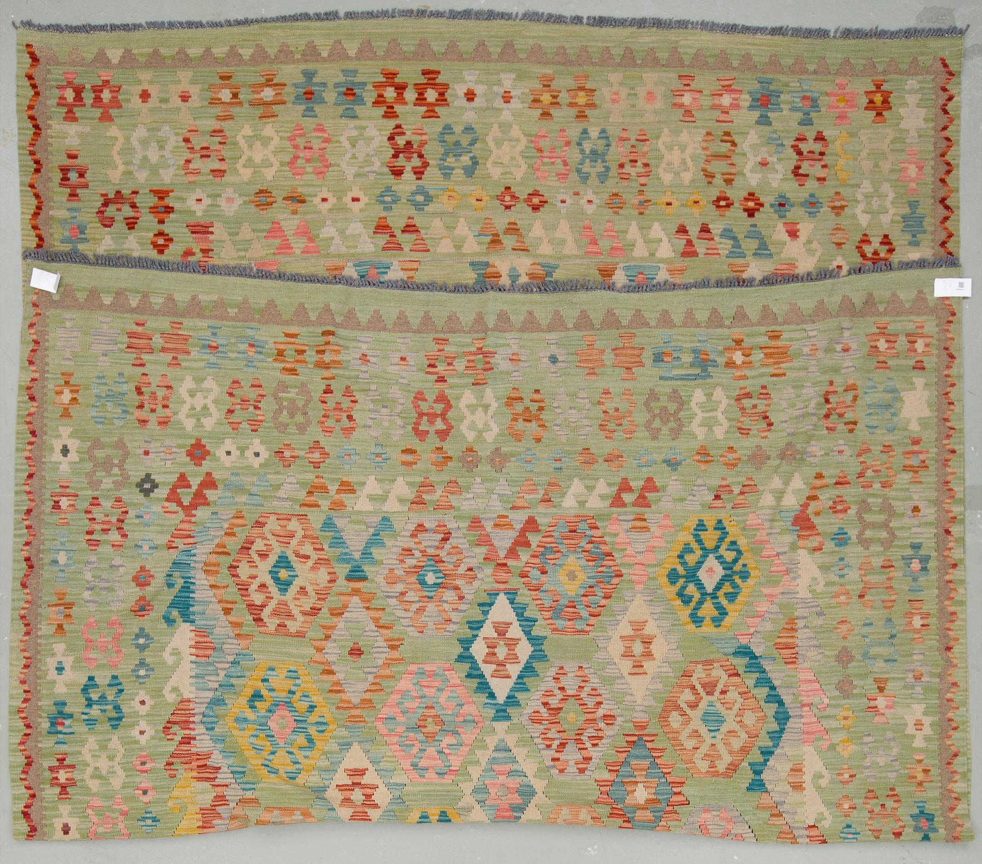 KELIM, Uzbekistan. Ca 350x246 cm.
