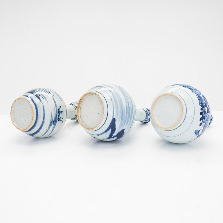 Three Qing Dynasty porcelain bottles, 18th and 19th century.