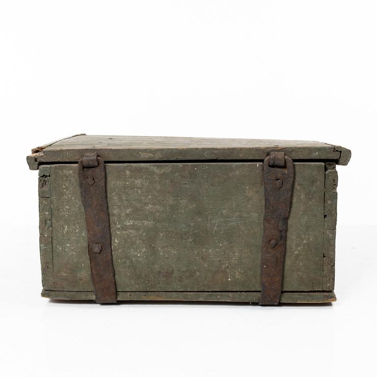 Box, folk art, 19th century.