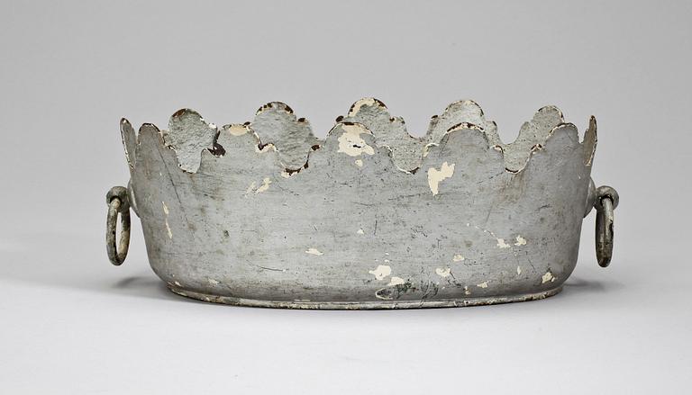 GLASSKÖLJ, metall, 1700-tal.