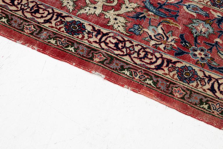 A semi-antique Isfahan carpet, central Iran, c. 325 x 210 cm.