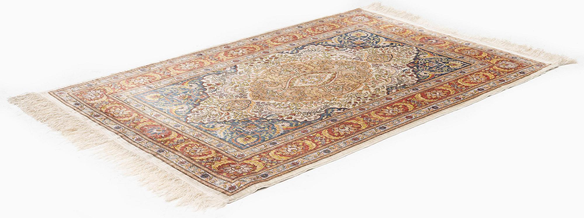 A semi-antique Hereke rug, West Anatolia, c. 135 x 90 cm.