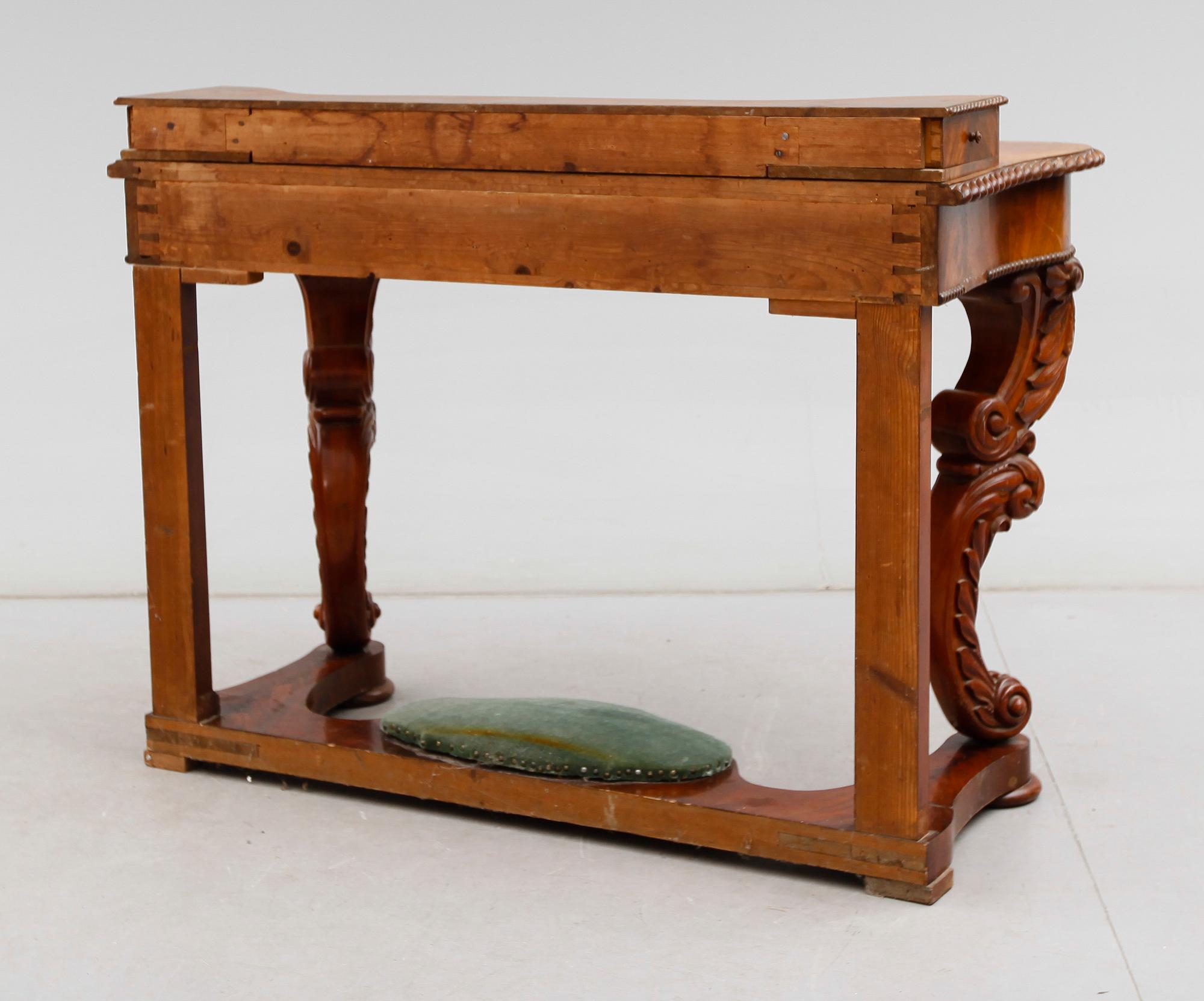 DAMSKRIVBORD, senempire, 1800-talets mitt.