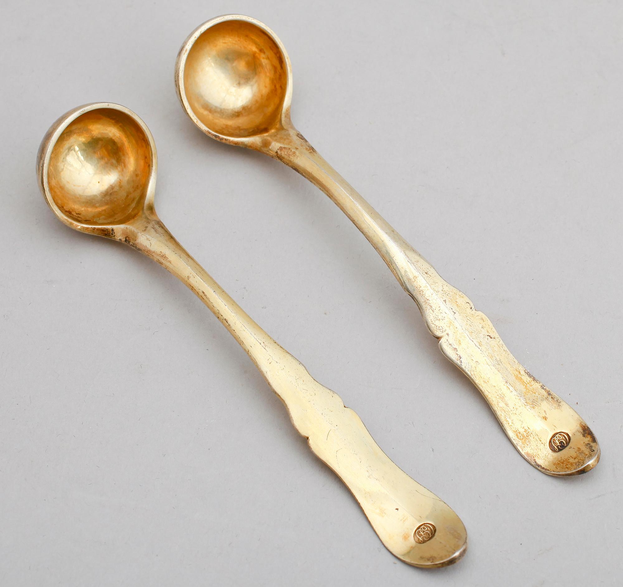 SKEDAR, 1 par, förgyllt silver, otydliga svenska stämplar, stämplar, 1800. Vikt ca 78 g.